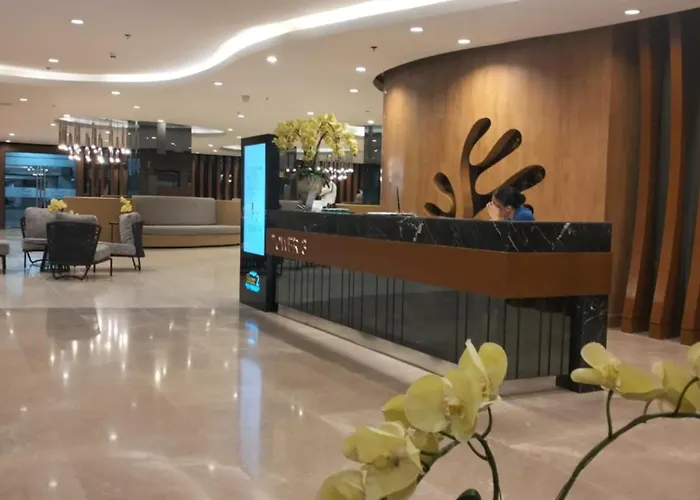 Posh 1 Bedroom Unit+ Netflix*wifi @ Shore 2 Apartment Manila
